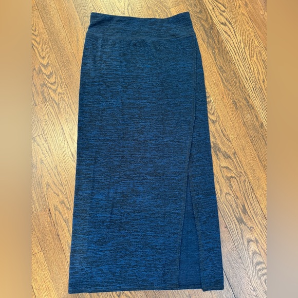 Aritzia Skirt - Picture 3 of 3